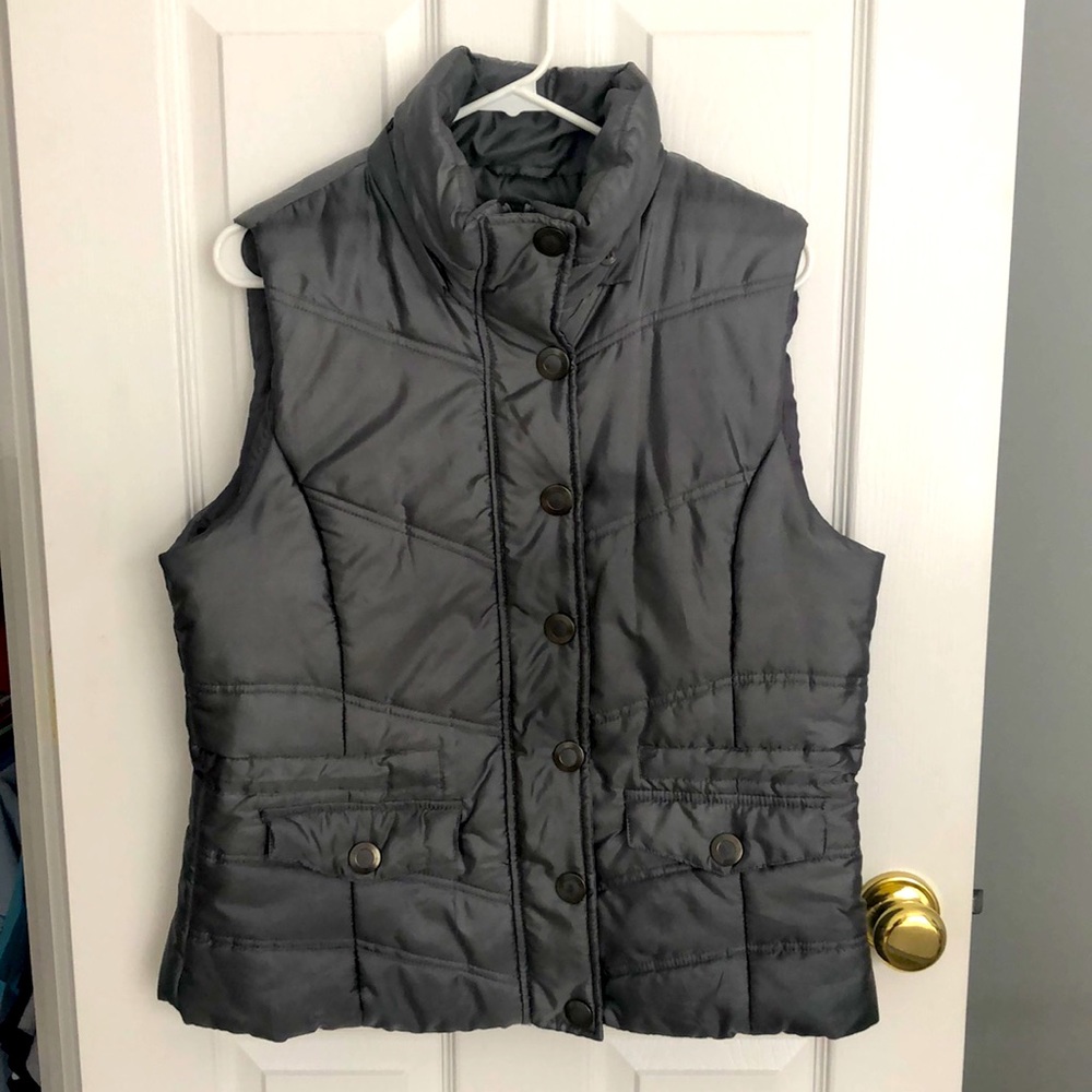 New York+Company Gray Puffer Vest